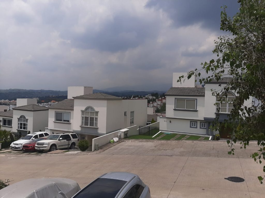 espectacular-casa-en-fracc-priv-puerta-astorga-bosque-esmeralda