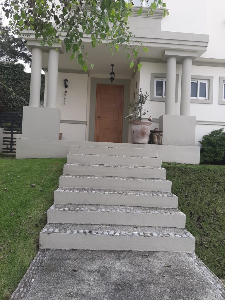 espectacular-casa-en-fracc-priv-puerta-astorga-bosque-esmeralda