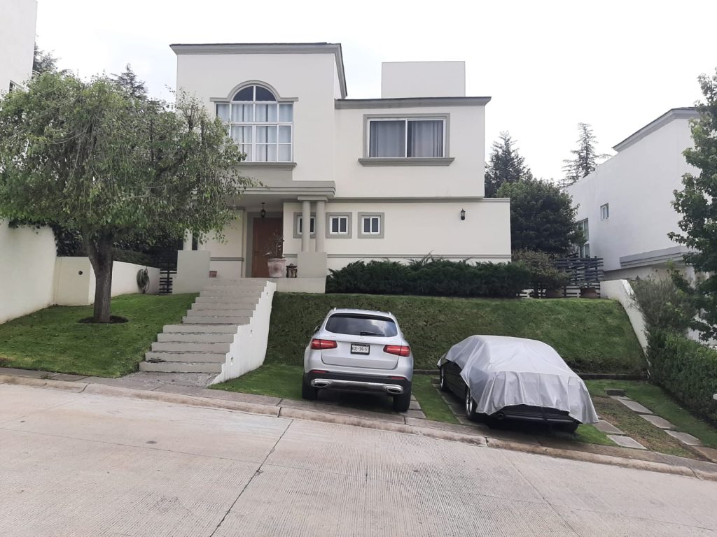 espectacular-casa-en-fracc-priv-puerta-astorga-bosque-esmeralda