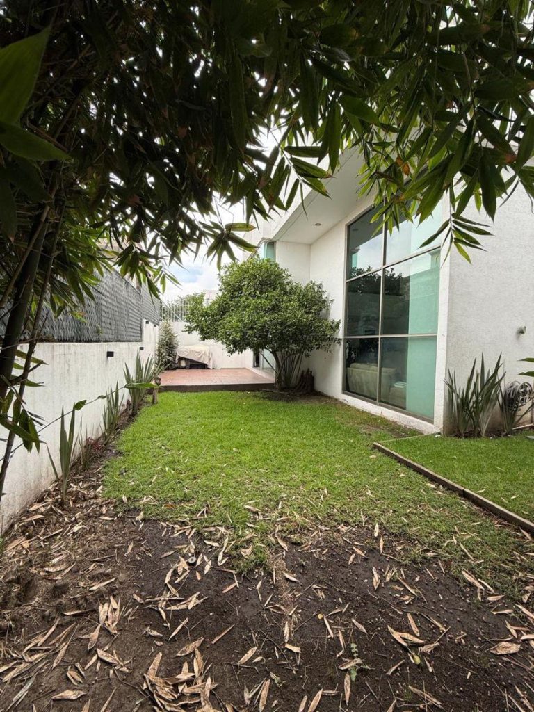 Casa en venta en Circuito Novelistas, Ciudad Satélite - Exterior 2