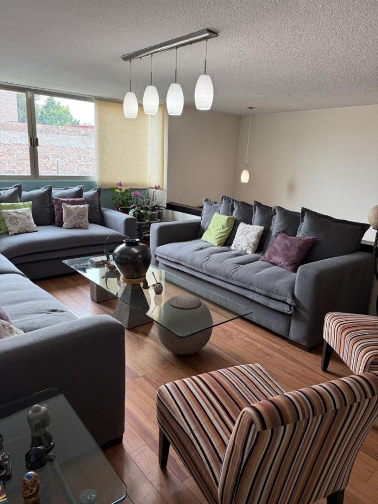 Casa en venta en Circuito Novelistas, Ciudad Satélite - Interior 1